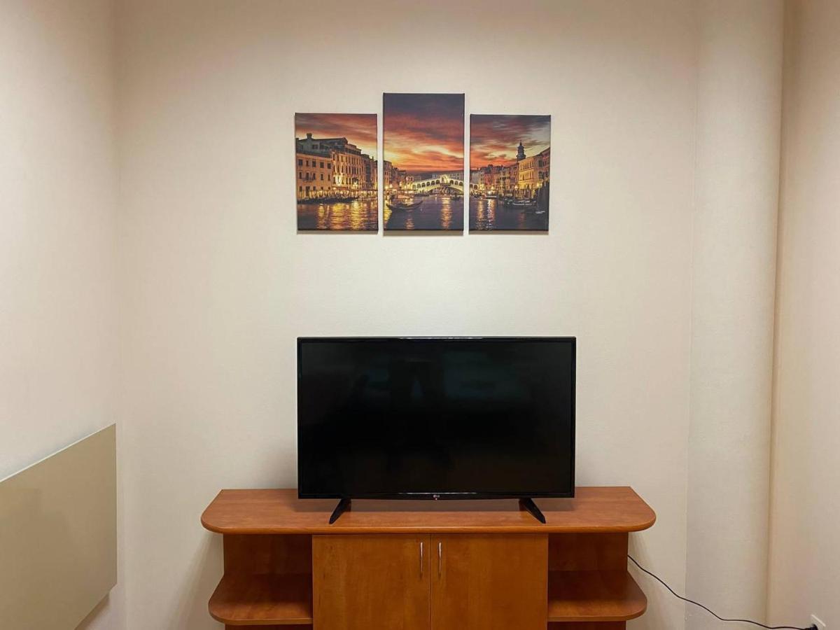 Si-Yo Hostel Uzjhorod Eksteriør billede